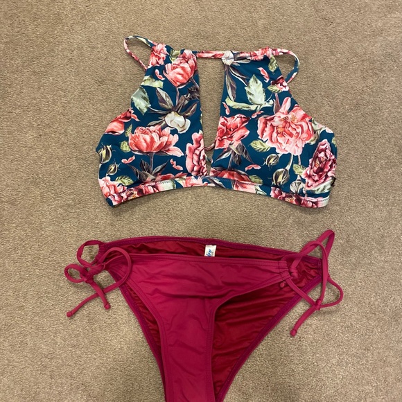 La vie en rose halter bikini - Picture 2 of 3